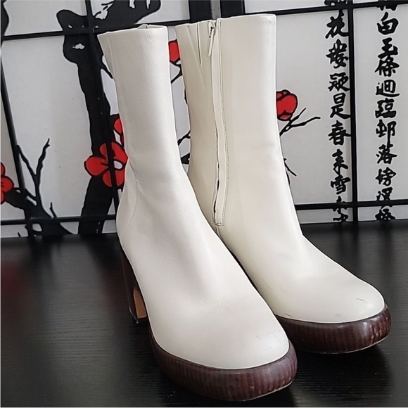Vince Elegant White Leather Ankle Boots - Picture 2 of 12